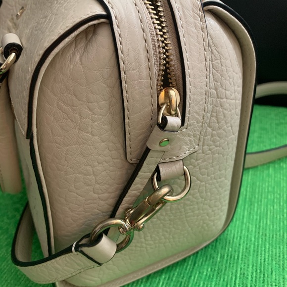 Kate Spade Purse - Picture 4 of 9